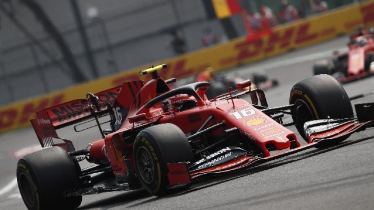 Ferrari Vettel davanti a metà Gp Messico