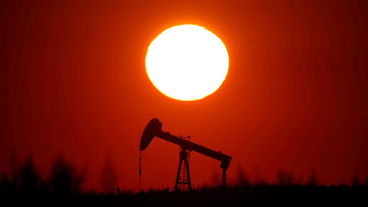 Oil drops after data shows industrial profits decline in China