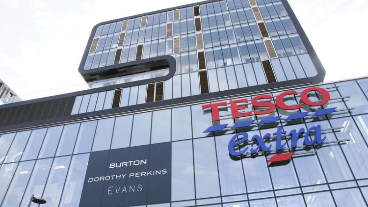 Tesco takes on discounters with paid-for loyalty card