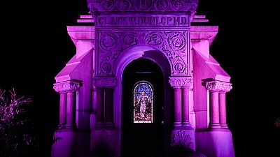 On Halloween cemetery tours, the dead come to life On Halloween cemetery tours, the dead come to life