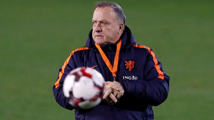 Advocaat to take over at Feyenoord after Stam's departure