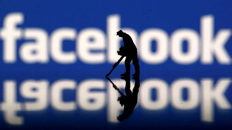 Facebook beats revenue, profit estimates, shares rise