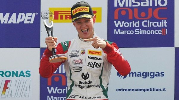 Schumi Jr: "Vettel è come un padre" Schumi Jr: "Vettel è come un padre"