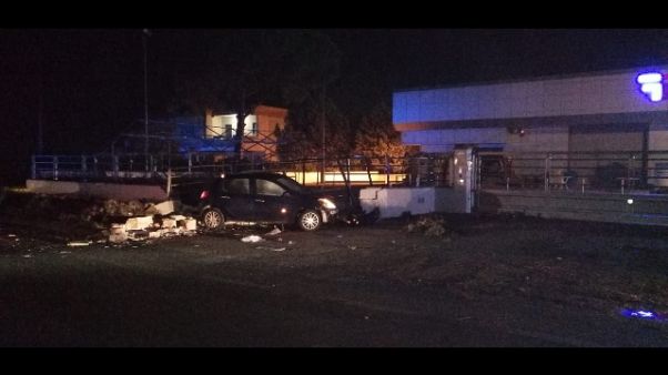 Incidenti stradali:muore 18enne,3 feriti Incidenti stradali:muore 18enne,3 feriti