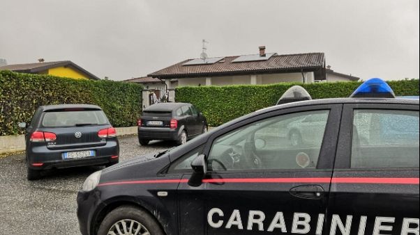 Impigliata a cancello casa, muore 18enne Impigliata a cancello casa, muore 18enne