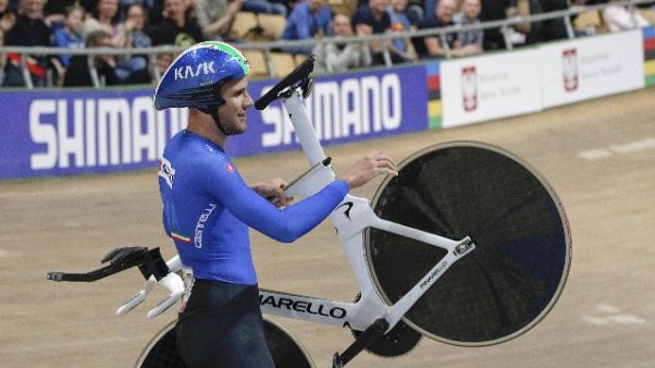 Ciclismo: Ganna, è bis record del mondo Ciclismo: Ganna, è bis record del mondo