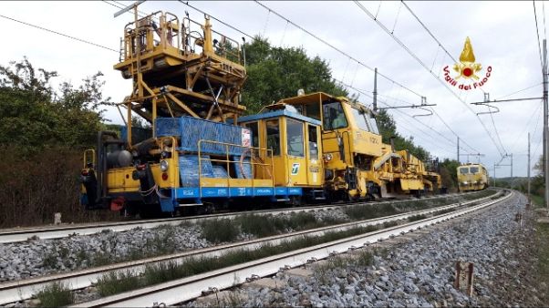 Urto convogli in manovra, 5 feriti lievi Urto convogli in manovra, 5 feriti lievi
