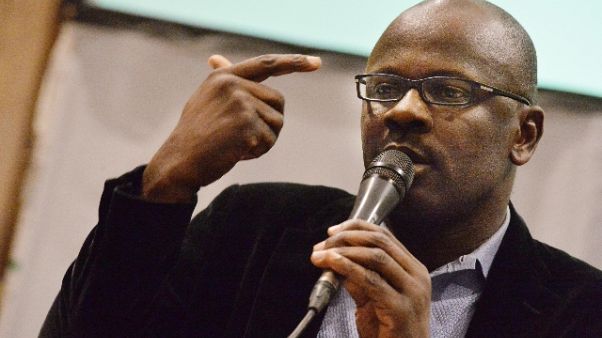 Thuram, razzismo? giocatori via da campo Thuram, razzismo? giocatori via da campo
