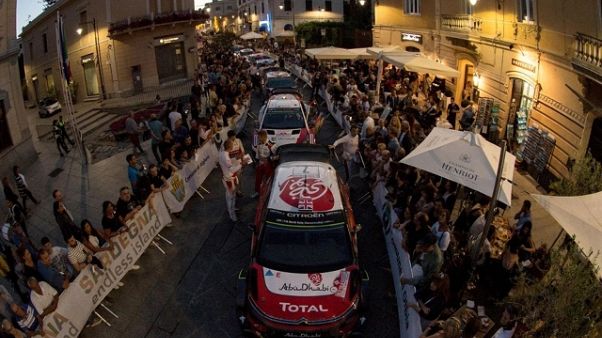 Il Rally Italia Sardegna si fa in due Il Rally Italia Sardegna si fa in due