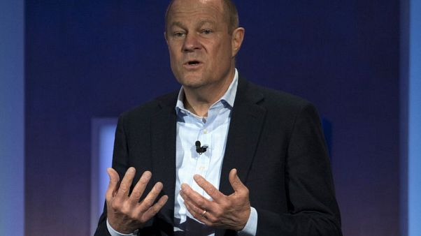 Gap CEO exiting as forecast cut casts doubt on turnaround Gap CEO exiting as forecast cut casts doubt on turnaround