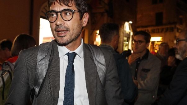 Fratoianni, su Rete 4 scena disgustosa Fratoianni, su Rete 4 scena disgustosa