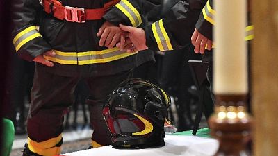 Esplode edificio, ascoltata una persona