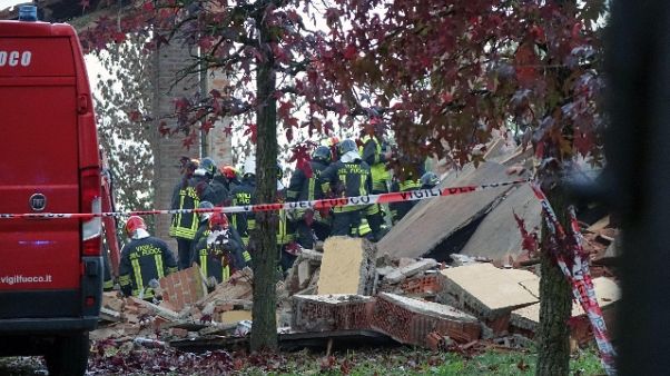 Esploso edificio, fermato un uomo Esploso edificio, fermato un uomo