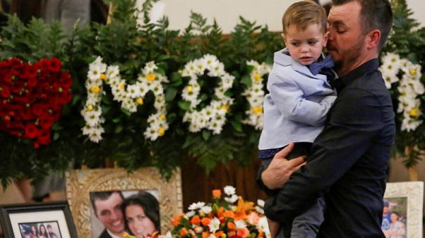 After burying last victims, some in Mexico's breakaway Mormon community head north After burying last victims, some in Mexico's breakaway Mormon community head north
