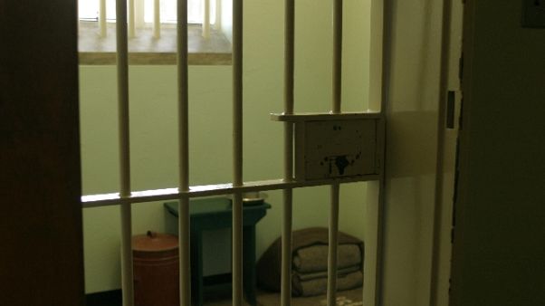 Uccise moglie, si impicca in carcere Uccise moglie, si impicca in carcere