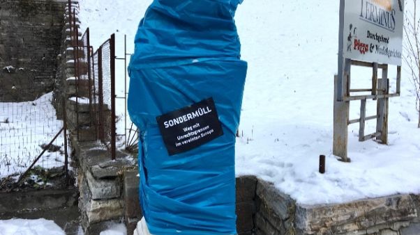 Südtiroler Freiheit copre cippo Brennero Südtiroler Freiheit copre cippo Brennero