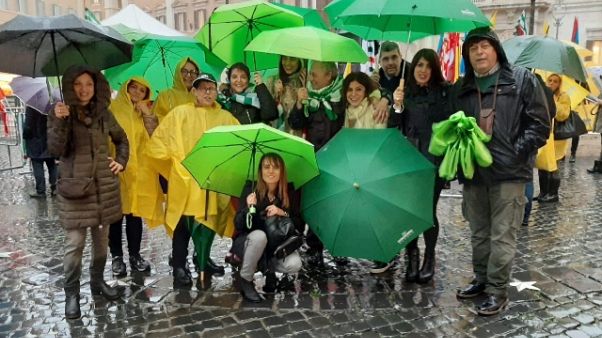 Scuola: oggi sit in docenti precari Scuola: oggi sit in docenti precari