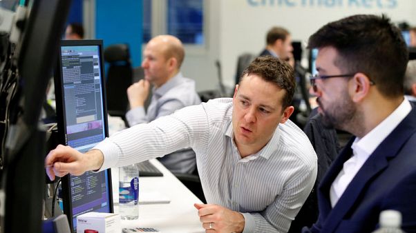 FTSE 100 bounces back, Experian's outlook helps main board FTSE 100 bounces back, Experian's outlook helps main board