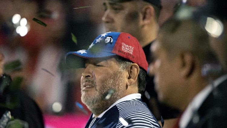 Bolivia, Maradona sostiene Morales