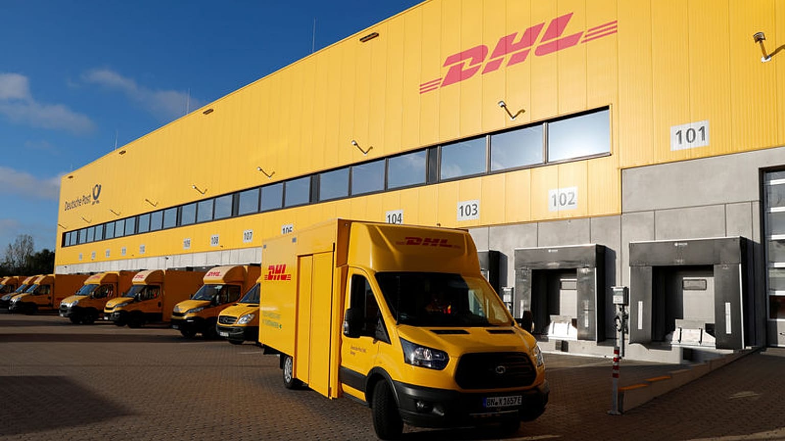 Deutsche Post upbeat for holiday season despite slower freight