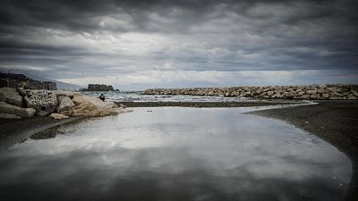 Sospesi collegamento in golfo Napoli