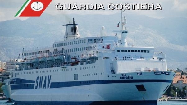 Traghetto per Albania fermato a Bari Traghetto per Albania fermato a Bari