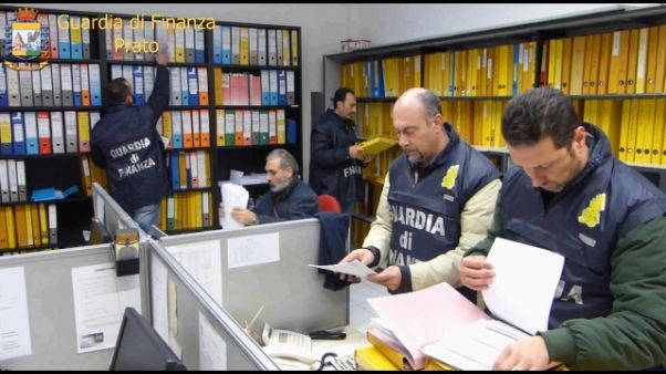 Frode 'carosello' da 200 mln, 17 arresti Frode 'carosello' da 200 mln, 17 arresti