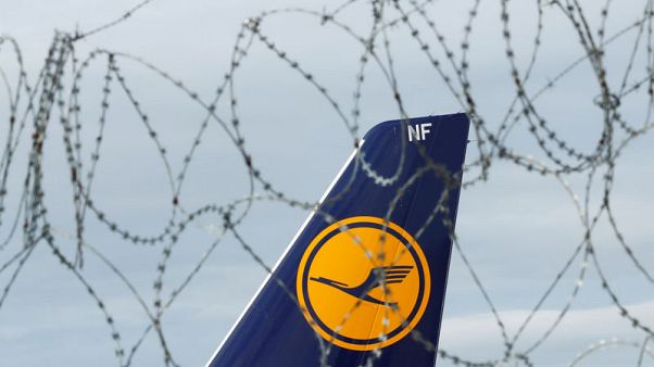 Lufthansa agrees to arbitration with cabin crew, averting strikes Lufthansa agrees to arbitration with cabin crew, averting strikes