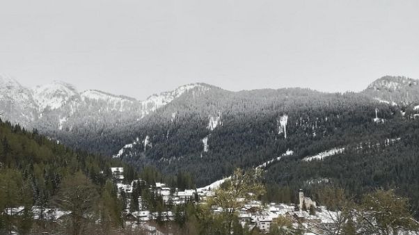 Caos e disagi per neve sulle Dolomiti Caos e disagi per neve sulle Dolomiti