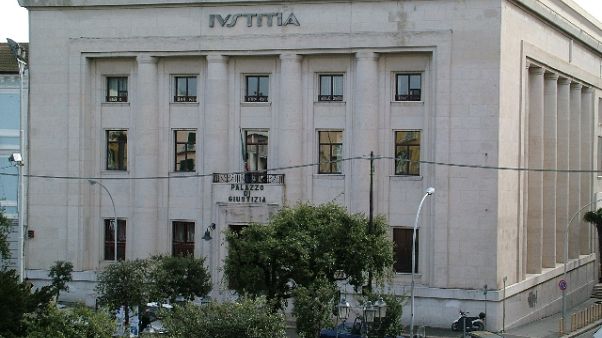 Impiccò un cane, condannato a sei mesi Impiccò un cane, condannato a sei mesi
