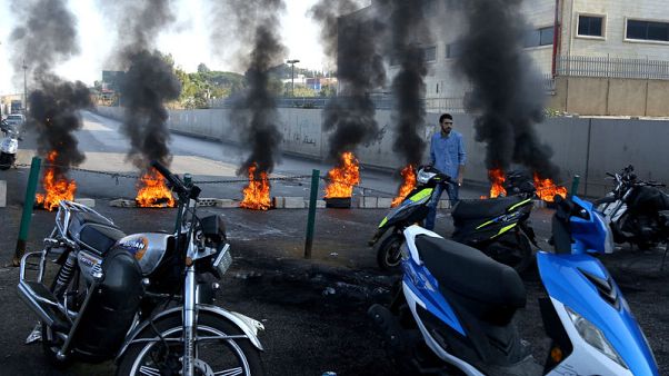 Lebanon slides deeper into chaos, no sign of new government Lebanon slides deeper into chaos, no sign of new government