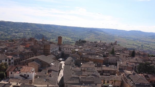 Tre morti casa, forse omicidio-suicidio Tre morti casa, forse omicidio-suicidio