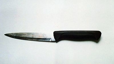 Si ferisce con coltello in stazione