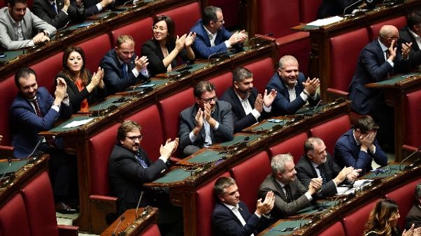 Dl ministeri, governo pone la fiducia Dl ministeri, governo pone la fiducia