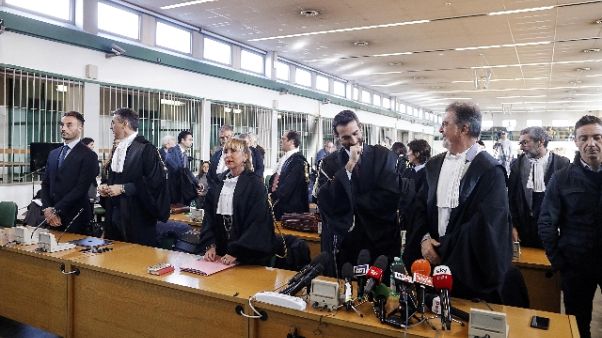 Cucchi:2 cc condannati 12 anni,omicidio Cucchi:2 cc condannati 12 anni,omicidio