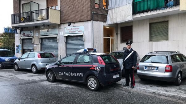 Cerca uccidere figlio e tenta suicidio Cerca uccidere figlio e tenta suicidio