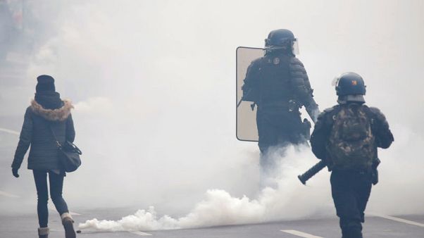 Paris police use tear gas, water cannon on 'yellow vest' protests anniversary Paris police use tear gas, water cannon on 'yellow vest' protests anniversary