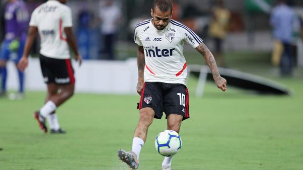Alves goal secures point for Sao Paulo against Santos Alves goal secures point for Sao Paulo against Santos