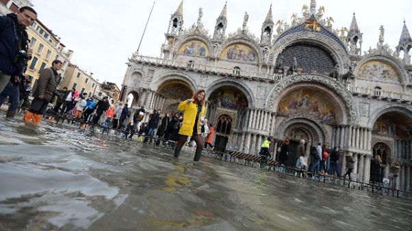 Venezia: marea lenta, ma arriva scirocco Venezia: marea lenta, ma arriva scirocco