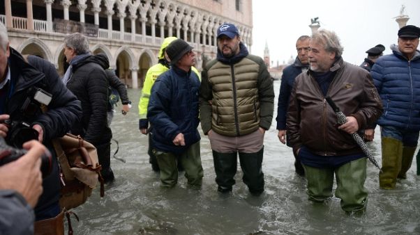 Manovra: Salvini, incapaci al governo Manovra: Salvini, incapaci al governo