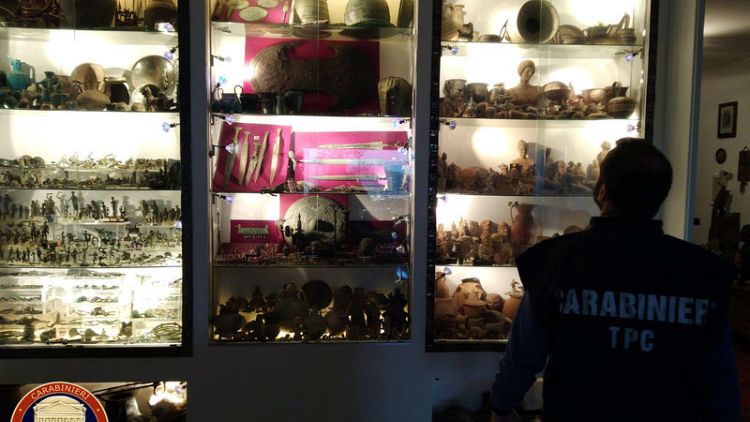 Archaeological crime gang uncovered in Italy, 10,000 artefacts recovered