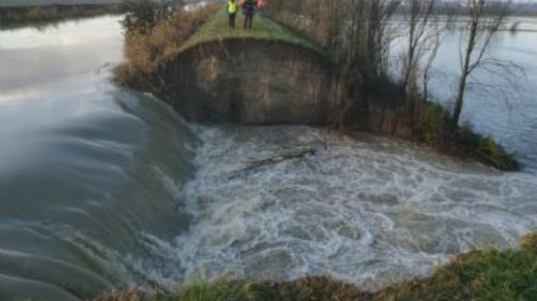 Maltempo: allerta rossa in E.Romagna, Maltempo: allerta rossa in E.Romagna,