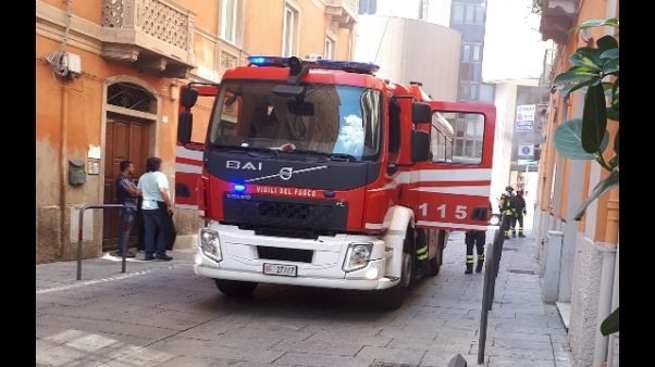 Piogge in Sardegna, crolla tetto casa Piogge in Sardegna, crolla tetto casa