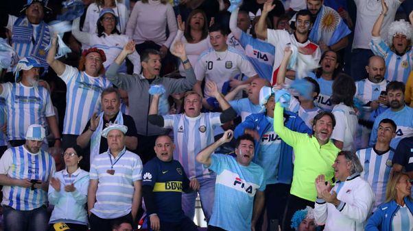 Argentina overpower Chile in Davis Cup opener Argentina overpower Chile in Davis Cup opener