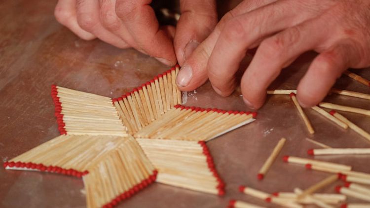 Ukrainian artist strikes a chord with matchsticks