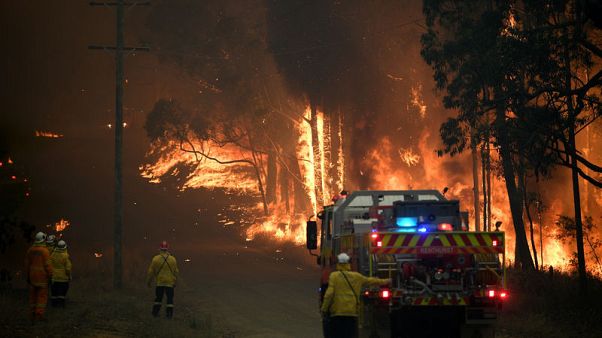 New front opens in Australian bushfires, power cut to thousands New front opens in Australian bushfires, power cut to thousands