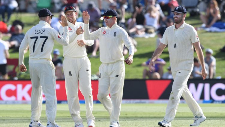 Williamson dismissal puts England in front in first New Zealand test