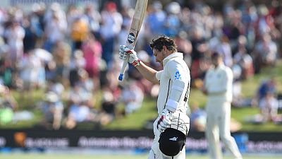 Watling century guides New Zealand to lead against England