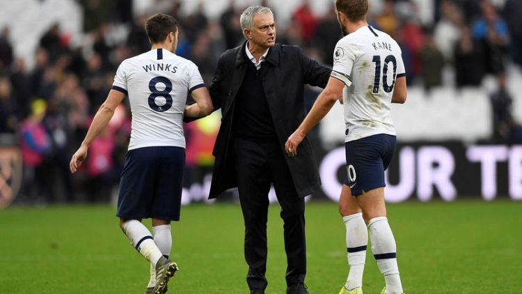 Spurs sparkle on Mourinho's happy return