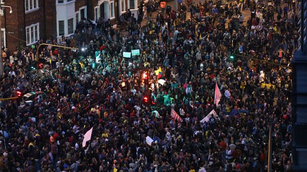 Colombian protests roll on for third day amid tear gas, injury Colombian protests roll on for third day amid tear gas, injury